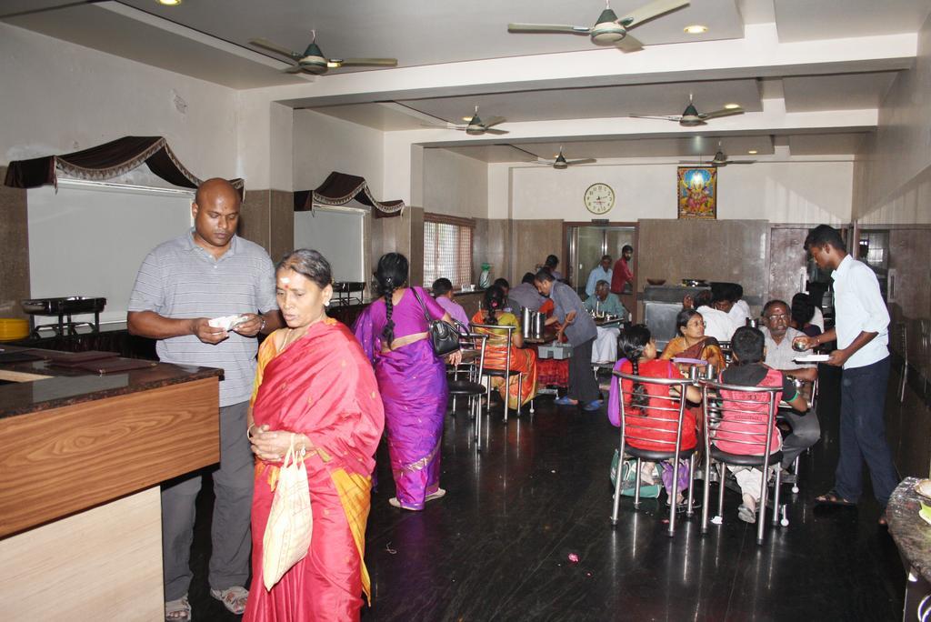 Sivamurugan Hotel Kumbakonam Luaran gambar