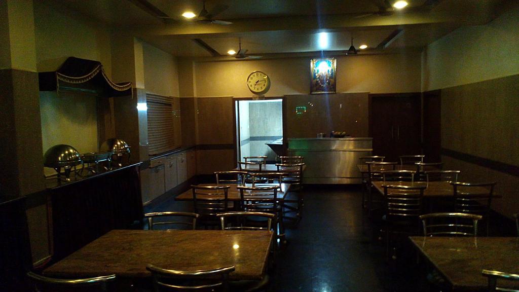 Sivamurugan Hotel Kumbakonam Luaran gambar