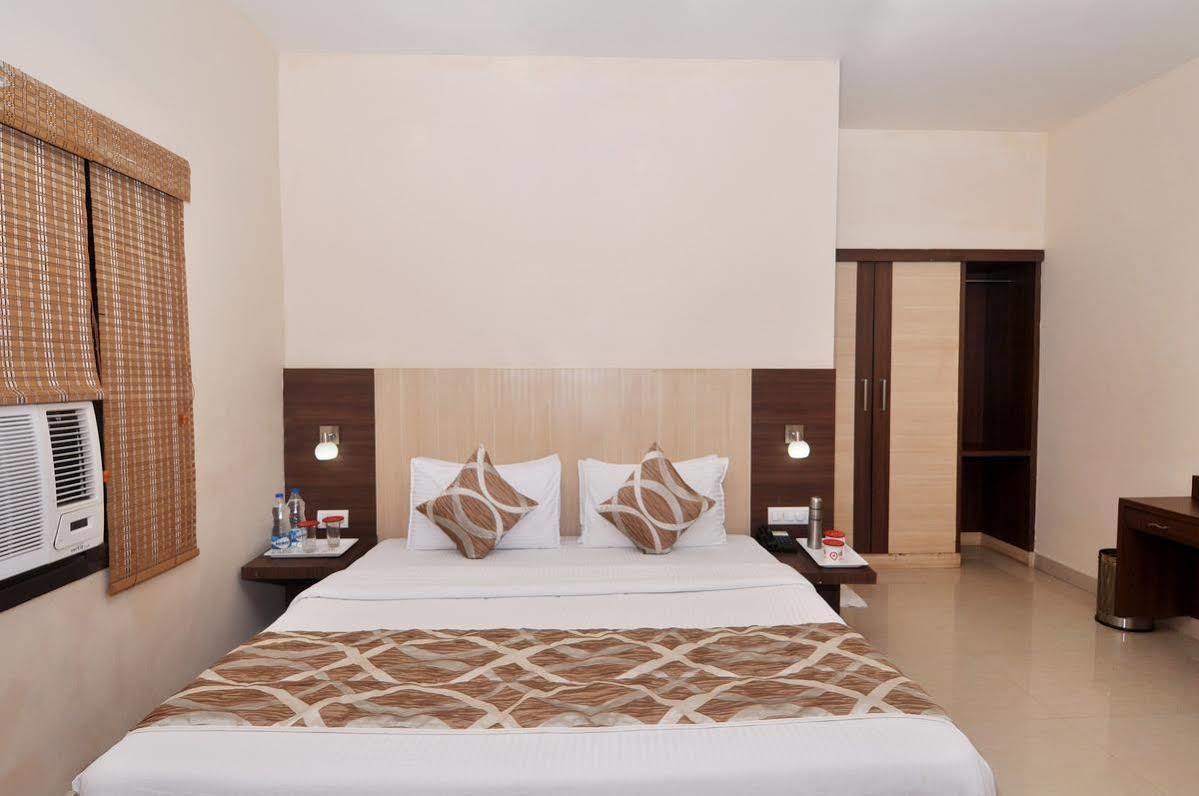 Sivamurugan Hotel Kumbakonam Luaran gambar