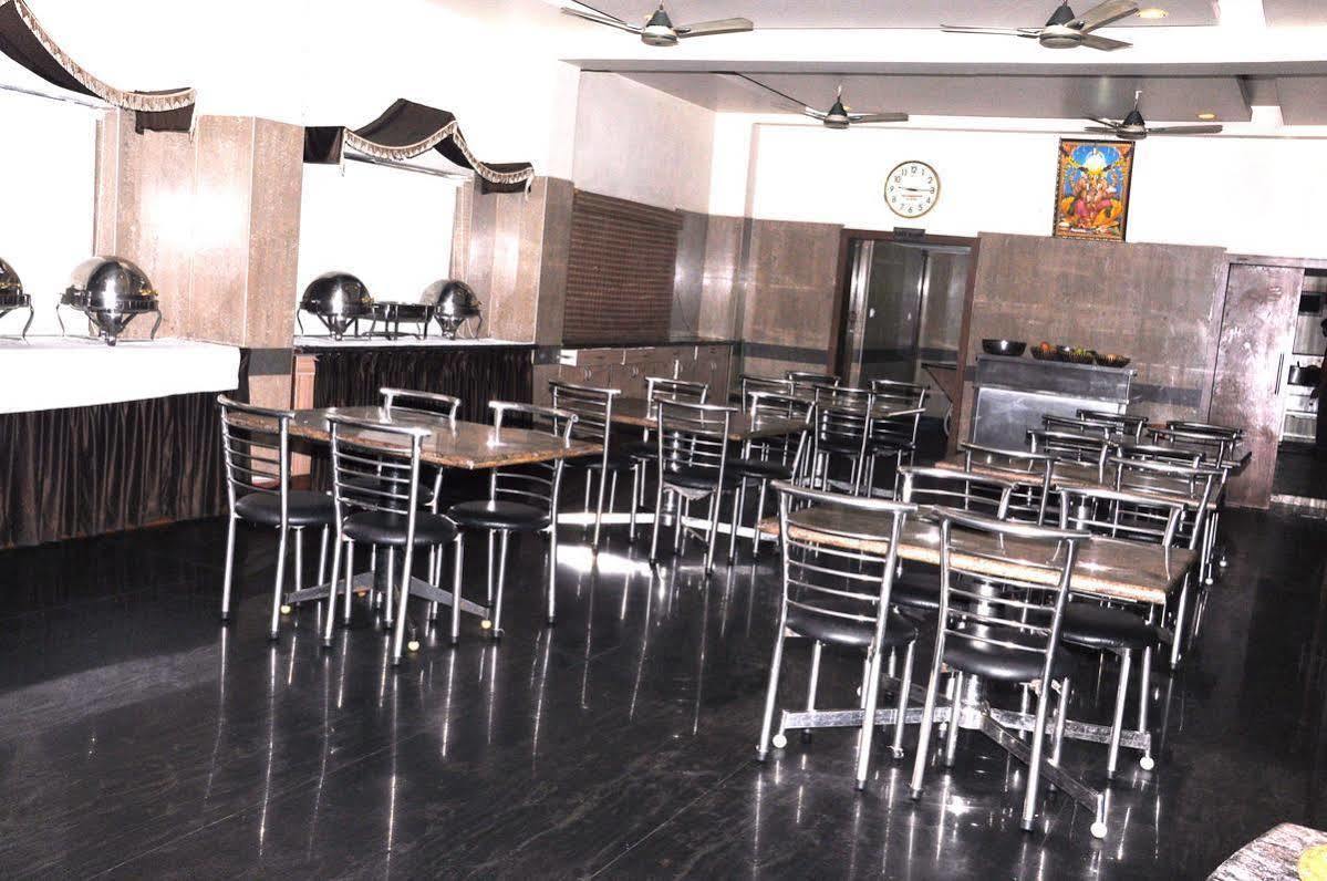 Sivamurugan Hotel Kumbakonam Luaran gambar